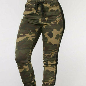 Women's Camo Cargo Joggers-Olive